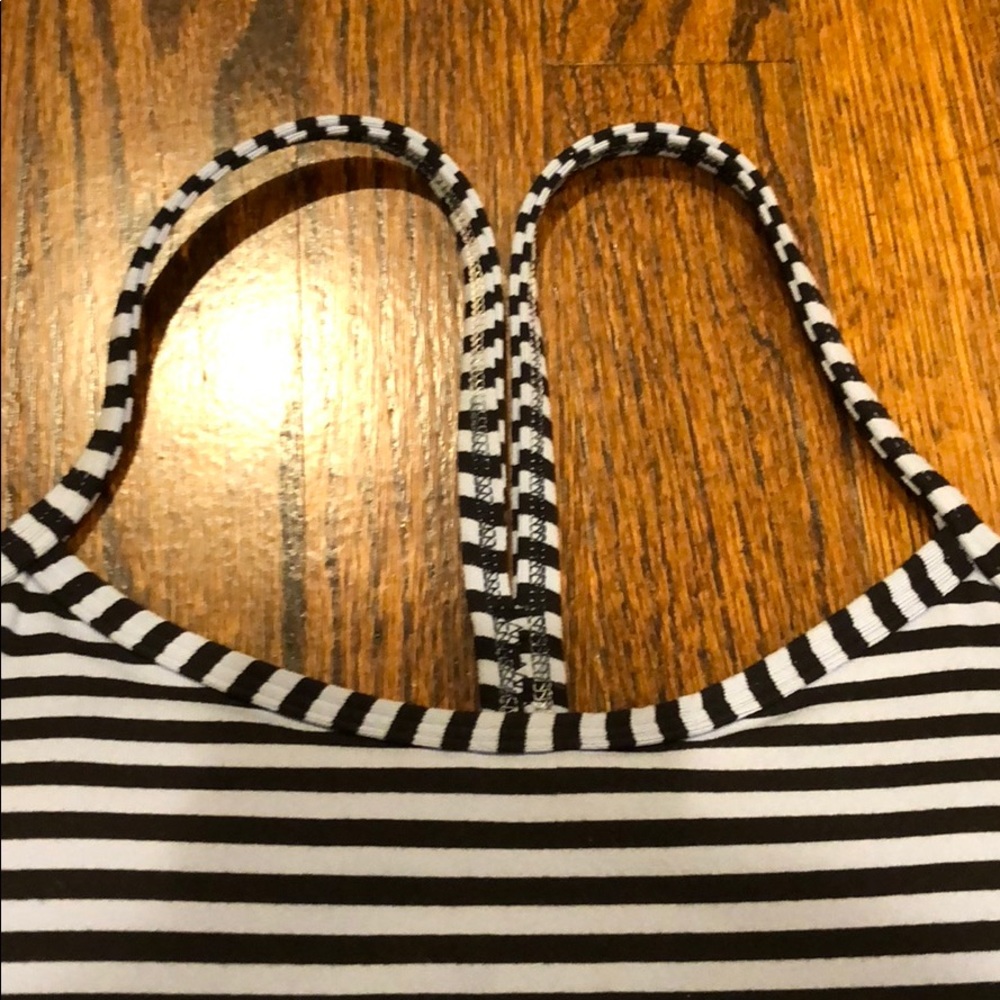 🍋Lululemon Power Y Tank! NWOT! - Picture 6 of 8